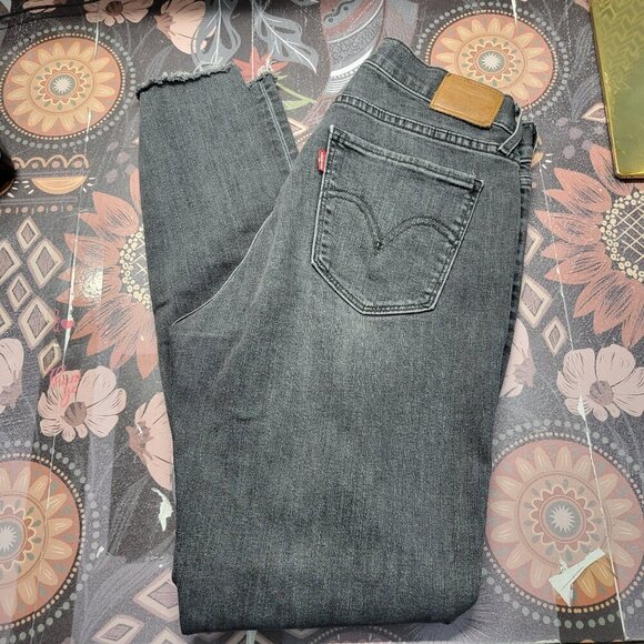 Levi's Premium Size 30 Classic Black Faded Distressed Curvy Skinny Denim Jeans - Picture 1 of 14